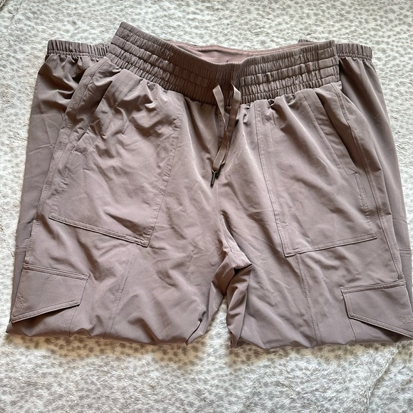 Spanx Casual Fridays Cargo Jogger Pant - Picture 4 of 5